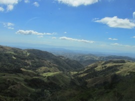 Yet another beautiful view of las montañas de Costa Rica on our way back to San José.